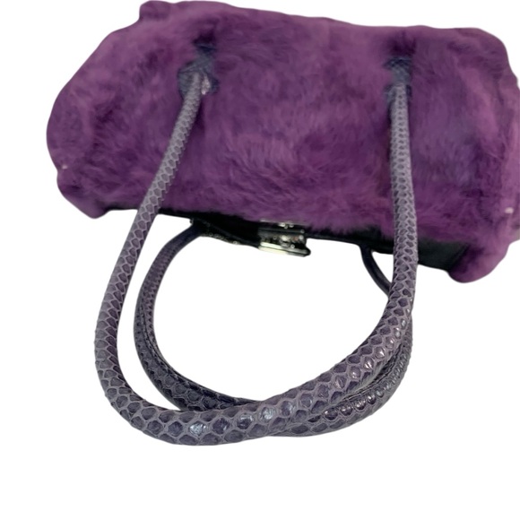 TOSCA BLU Luxurious Purple Faux Leather & Fur Handbag - Picture 6 of 15